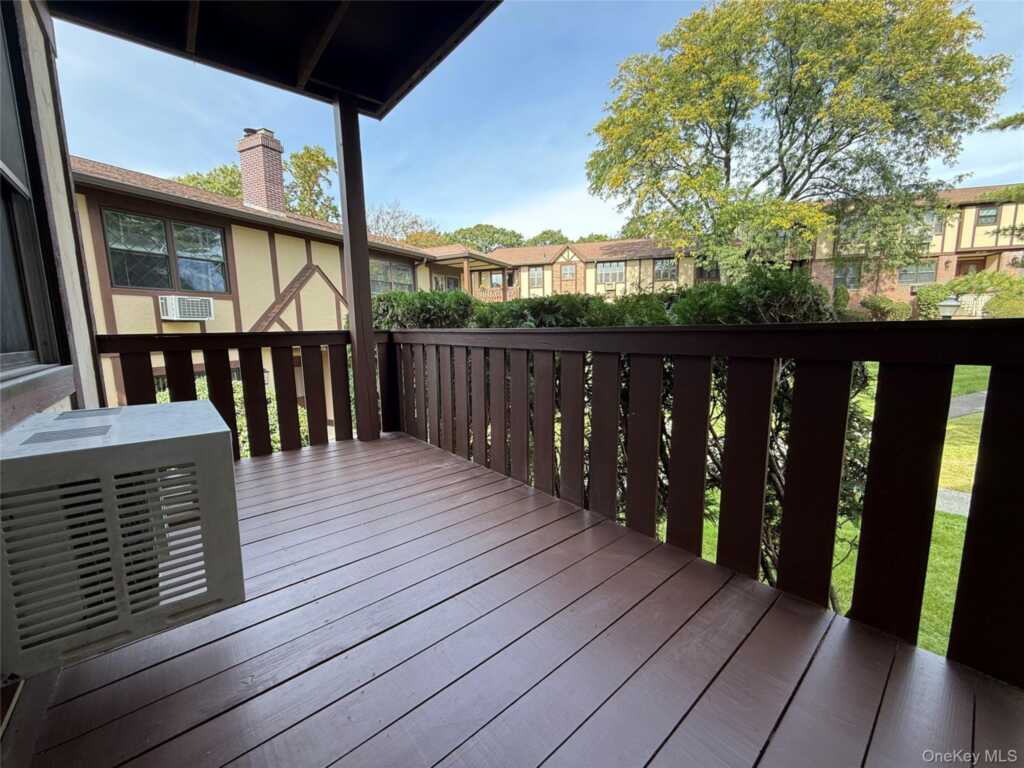 571 Sierra Vista Lane, Valley Cottage, NY 10989 - Photo 16 of 21