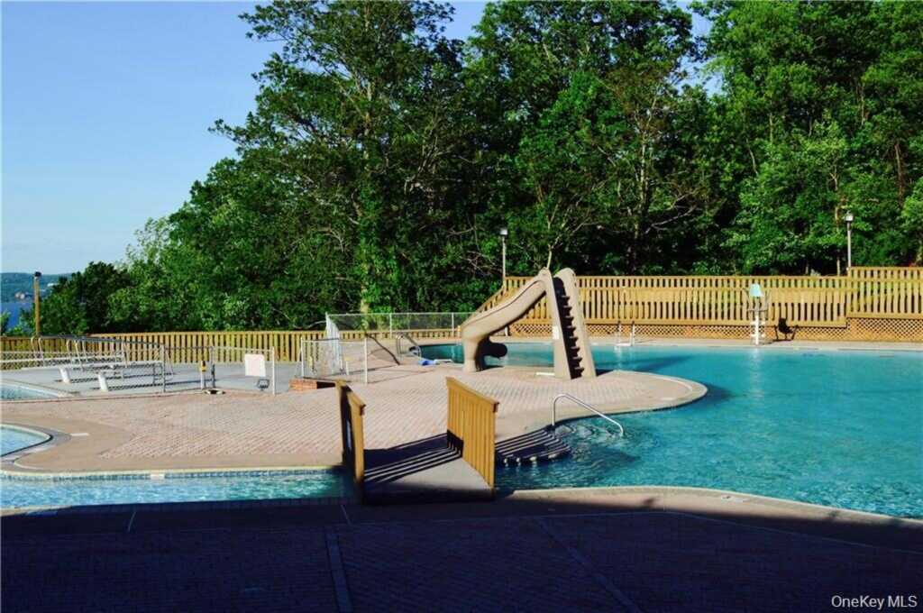 571 Sierra Vista Lane, Valley Cottage, NY 10989 - Photo 18 of 21