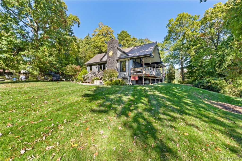 283 New Hempstead Road, New City, NY 10956 - Photo 3 of 31
