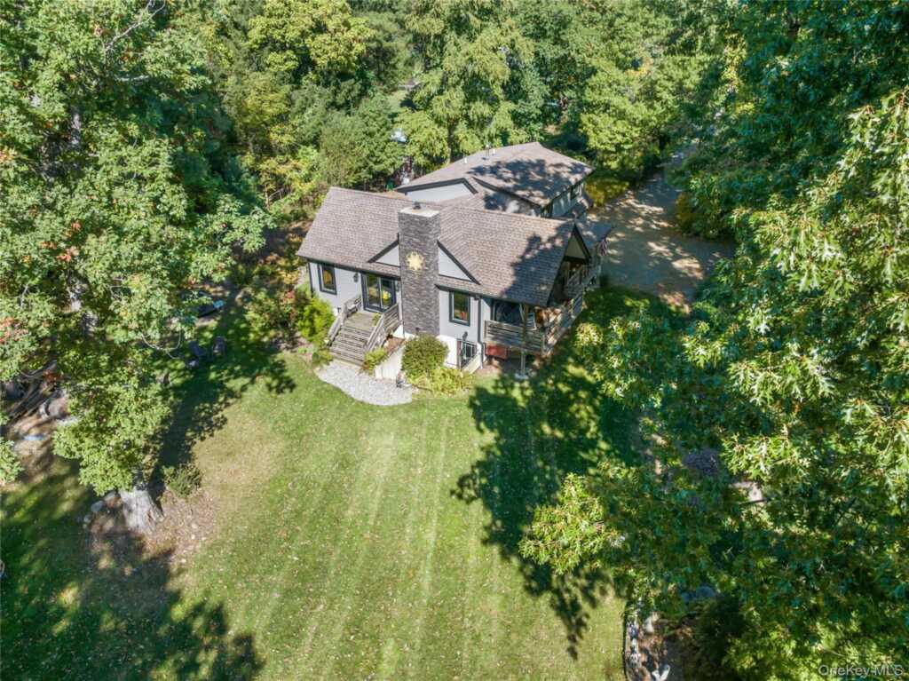 283 New Hempstead Road, New City, NY 10956 - Photo 4 of 31