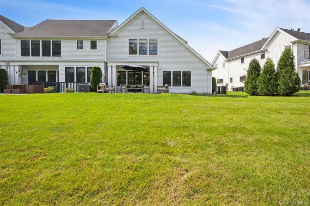 19 Lavender Lane, Rye, NY 10573 - Photo 4 of 48