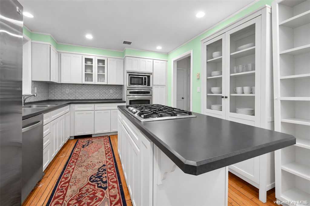 1121 North Street, White Plains, NY 10605 - Photo 3 of 16