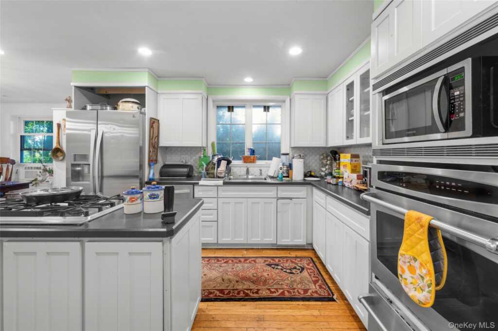 1121 North Street, White Plains, NY 10605 - Photo 4 of 16