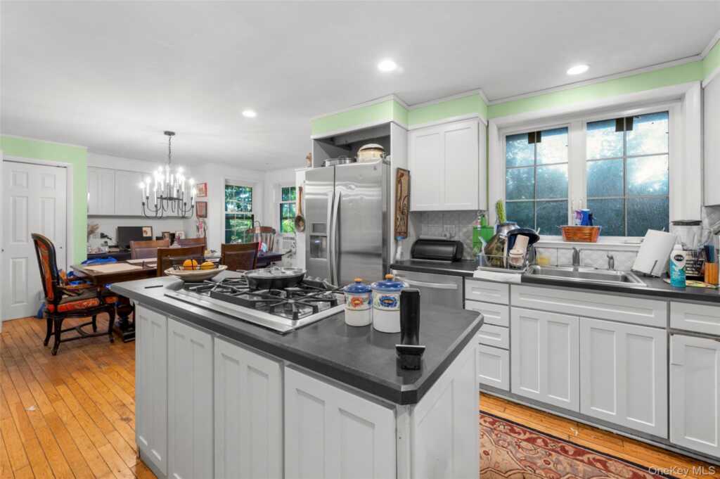 1121 North Street, White Plains, NY 10605 - Photo 6 of 16