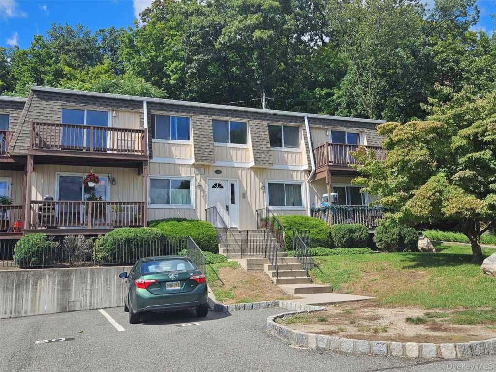 14 Pavilion Road, Unit #7, Suffern, NY 10901 - Photo 4 of 9