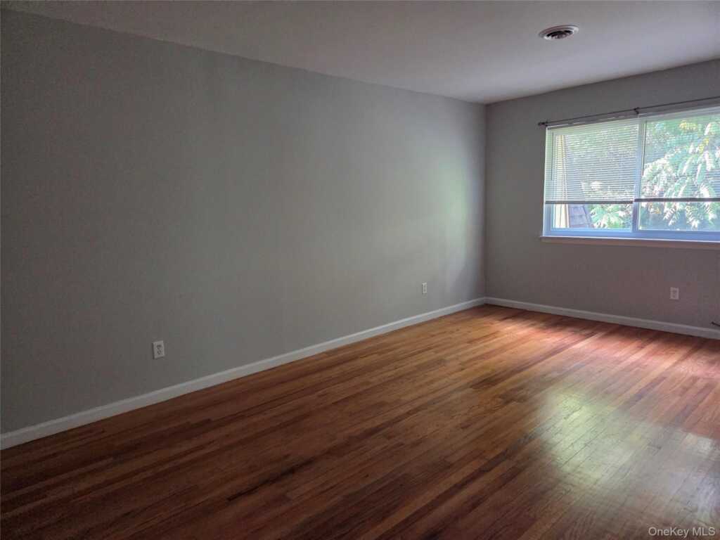 14 Pavilion Road, Unit #7, Suffern, NY 10901 - Photo 8 of 9