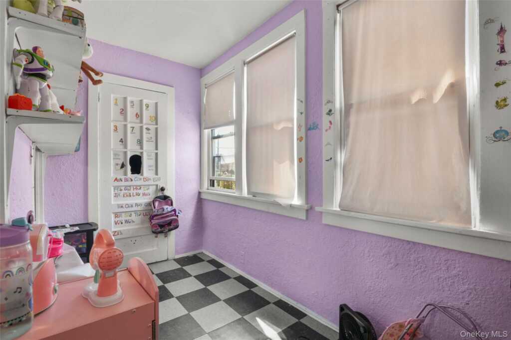 35 Charles Street, New Rochelle, NY 10801 - Photo 17 of 47