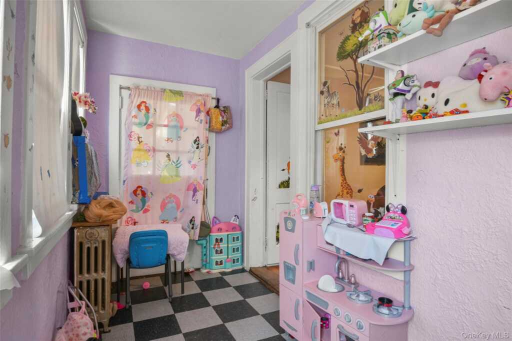 35 Charles Street, New Rochelle, NY 10801 - Photo 18 of 47