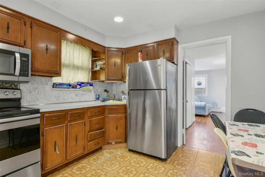 35 Charles Street, New Rochelle, NY 10801 - Photo 24 of 47