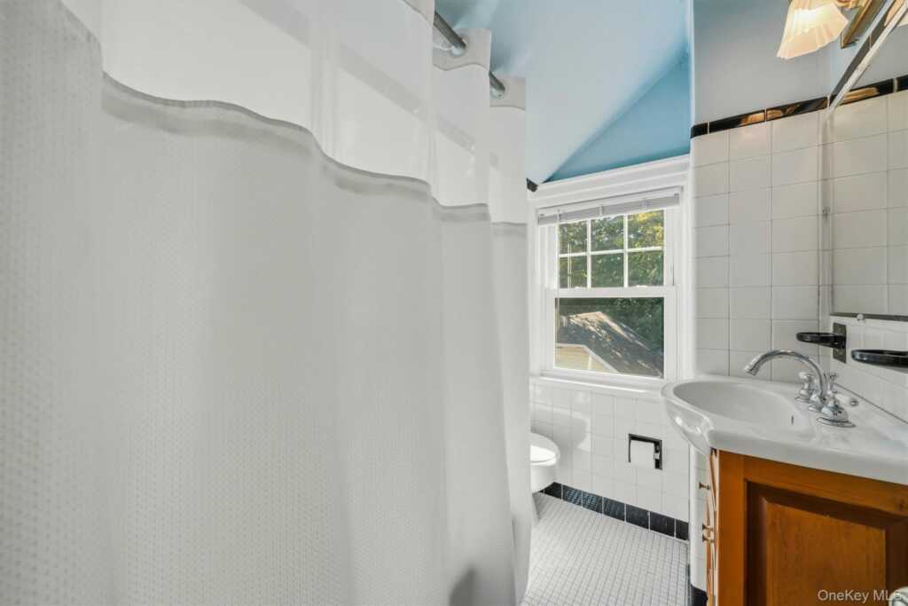 29 Clinton Street, White Plains, NY 10603 - Photo 29 of 50