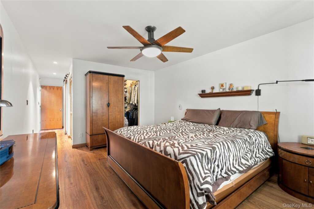 22 Village Green, Rye, NY 10573 - Photo 12 of 28