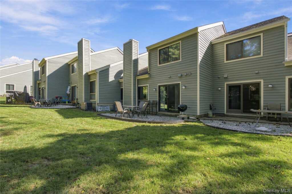 22 Village Green, Rye, NY 10573 - Photo 23 of 28