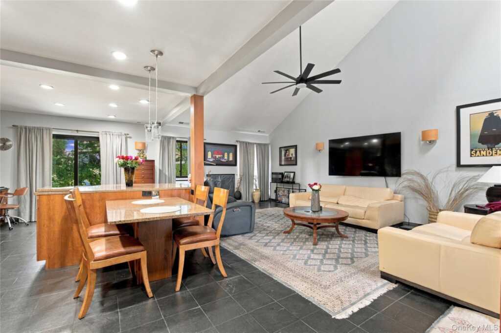 22 Village Green, Rye, NY 10573 - Photo 5 of 28