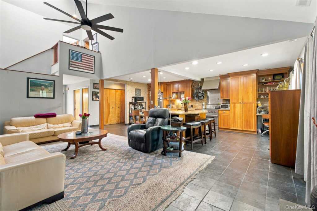 22 Village Green, Rye, NY 10573 - Photo 6 of 28