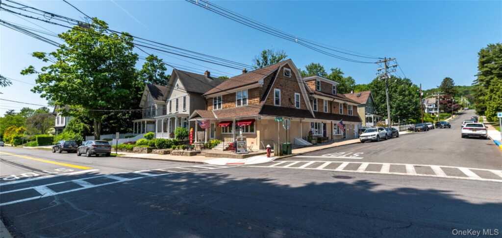 326 N Broadway, Unit #Apt 2, Nyack, NY 10960 - Photo 2 of 21