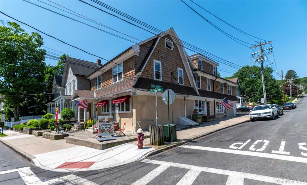 326 N Broadway, Unit #Apt 2, Nyack, NY 10960 - Photo 3 of 21