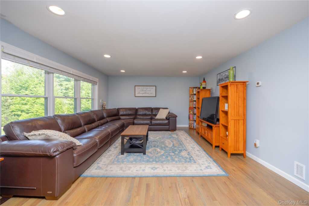 7 Virginia Street, New City, NY 10956 - Photo 17 of 49