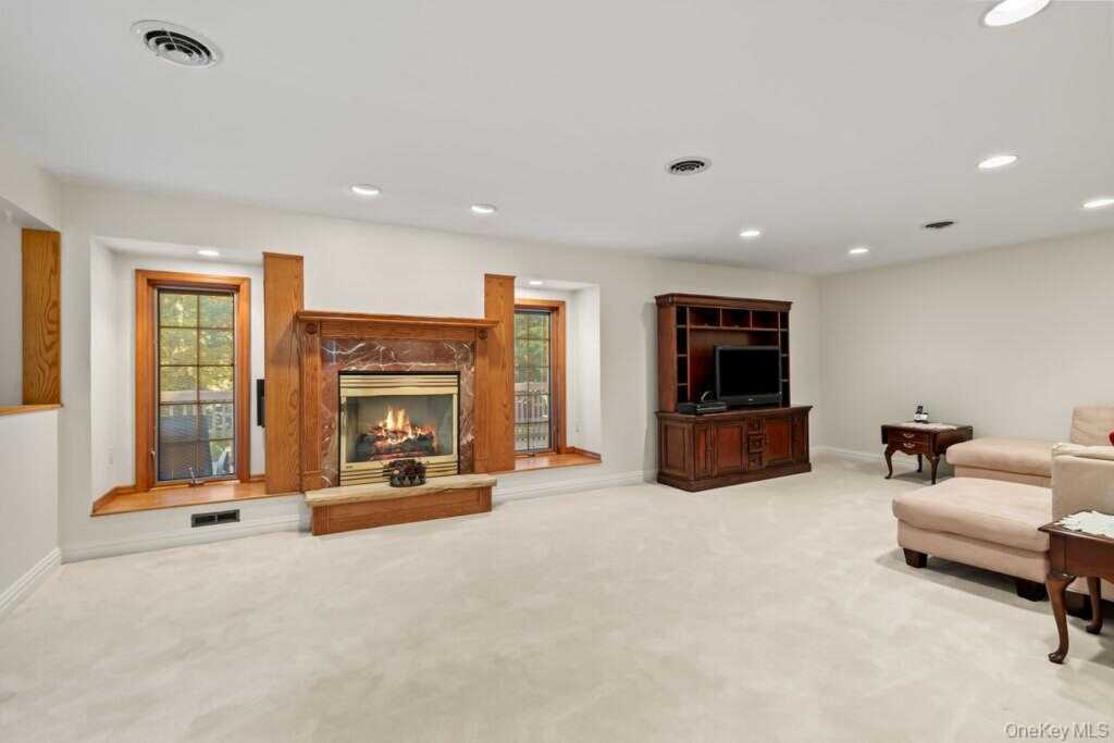 27 Mayer Drive, Suffern, NY 10901 - Photo 12 of 33