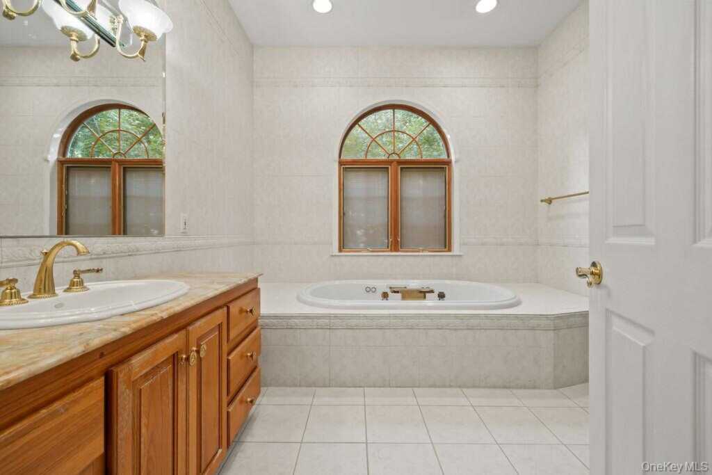 27 Mayer Drive, Suffern, NY 10901 - Photo 20 of 33