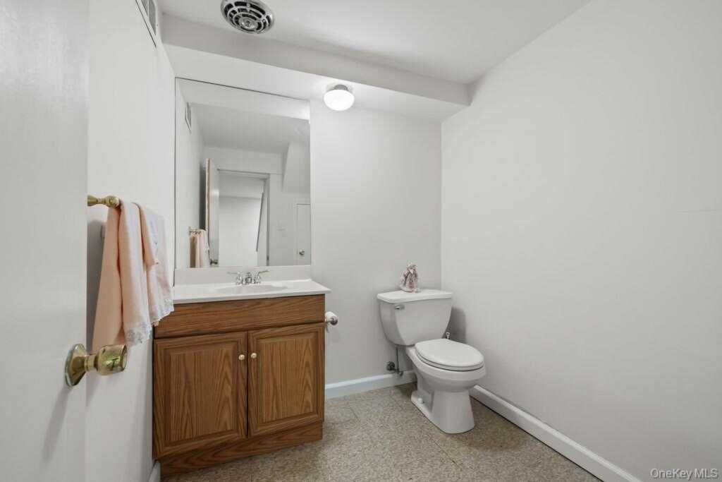 27 Mayer Drive, Suffern, NY 10901 - Photo 25 of 33