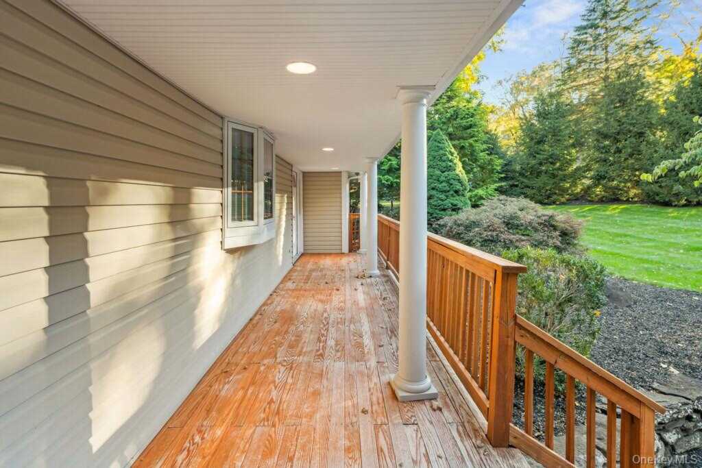 27 Mayer Drive, Suffern, NY 10901 - Photo 4 of 33
