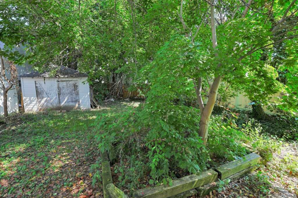 202 Woodland Avenue, New Rochelle, NY 10805 - Photo 7 of 11