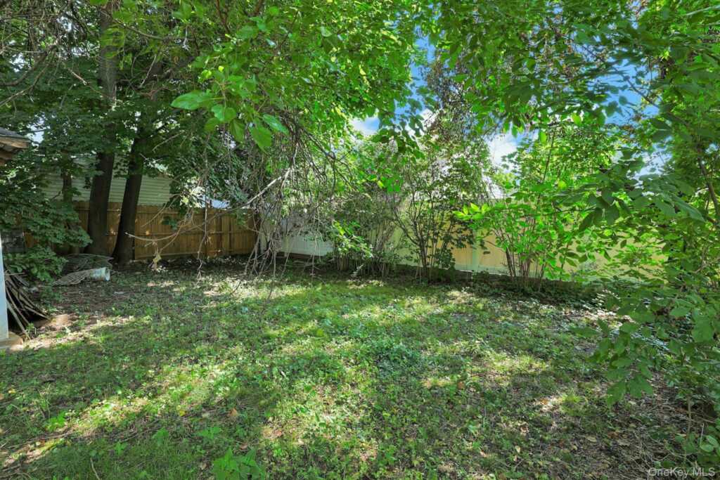 202 Woodland Avenue, New Rochelle, NY 10805 - Photo 8 of 11