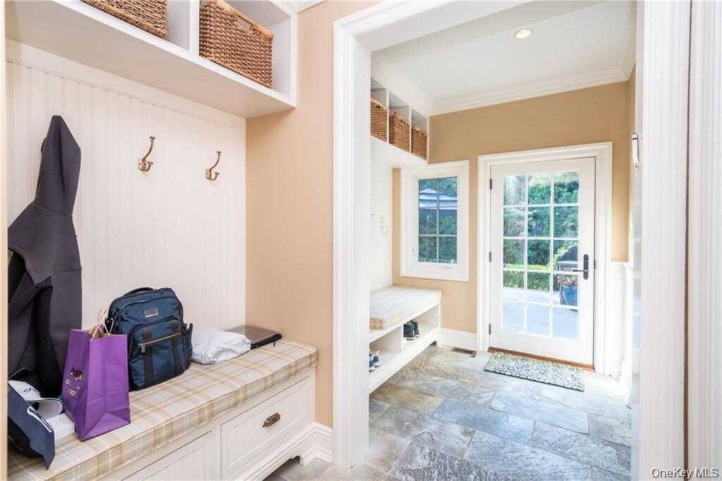 270 Trenor Drive, New Rochelle, NY 10804 - Photo 15 of 35
