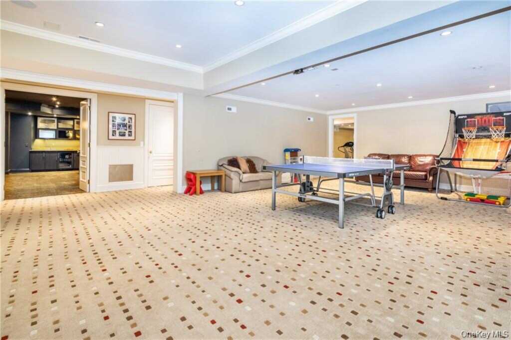 270 Trenor Drive, New Rochelle, NY 10804 - Photo 26 of 35