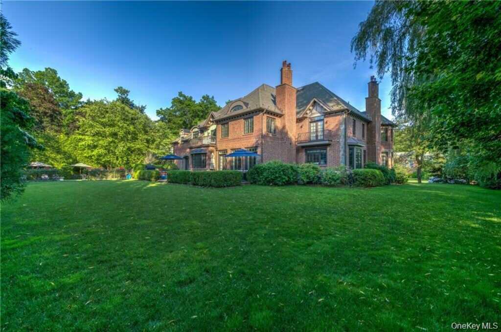 270 Trenor Drive, New Rochelle, NY 10804 - Photo 33 of 35