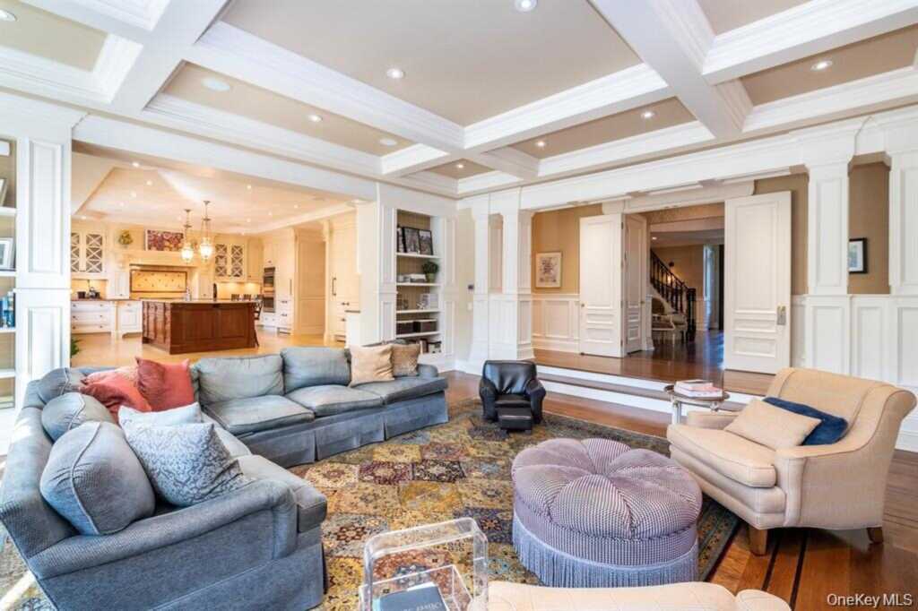 270 Trenor Drive, New Rochelle, NY 10804 - Photo 8 of 35