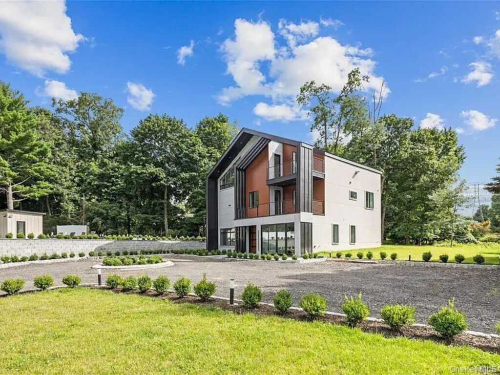 408 Buena Vista Road, New City, NY 10956 - Photo 35 of 46