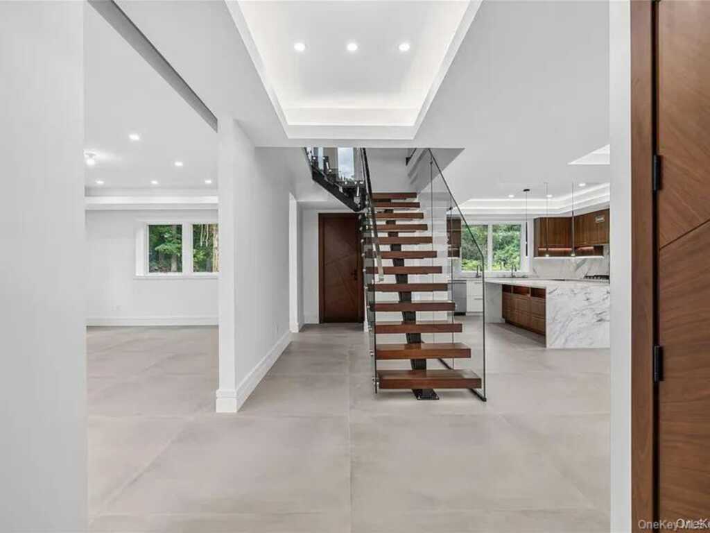 408 Buena Vista Road, New City, NY 10956 - Photo 7 of 46