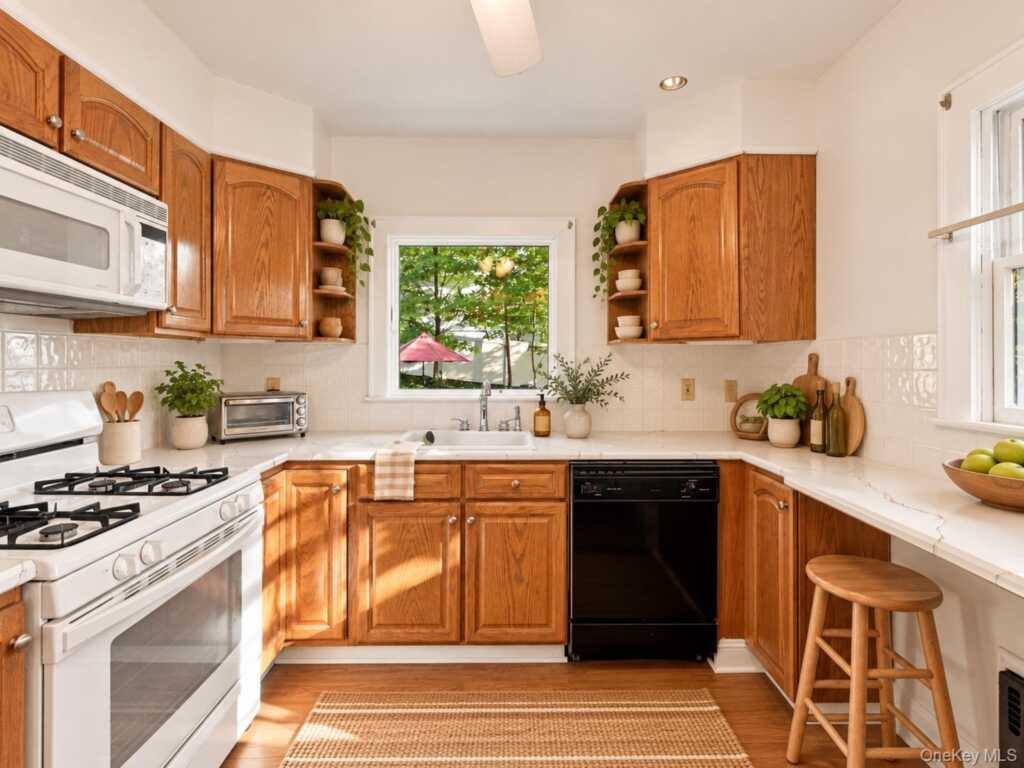 34 General Heath Avenue, White Plains, NY 10603 - Photo 11 of 44