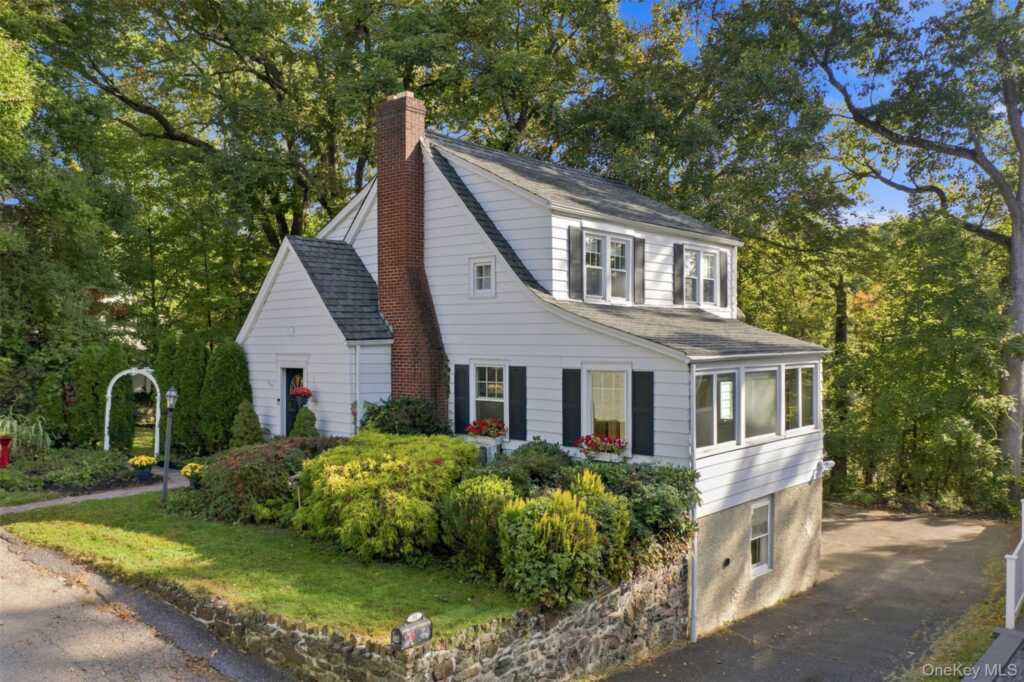 34 General Heath Avenue, White Plains, NY 10603 - Photo 16 of 44