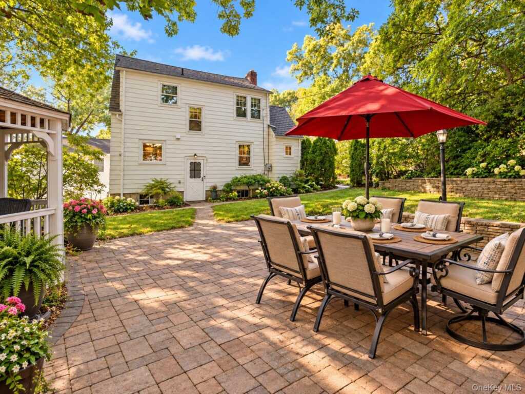 34 General Heath Avenue, White Plains, NY 10603 - Photo 17 of 44