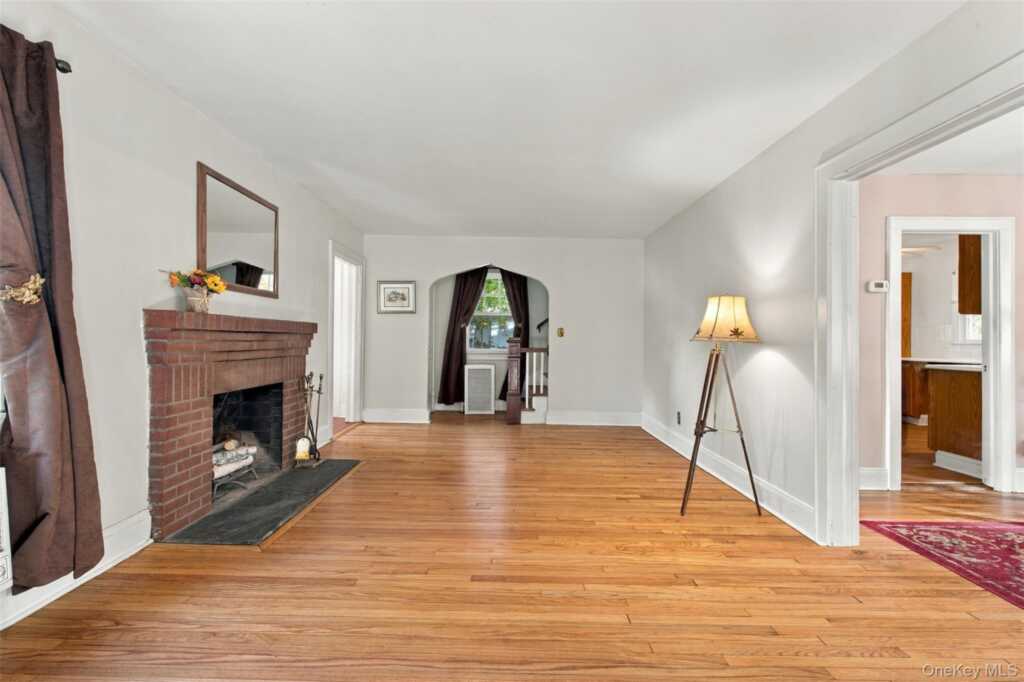 34 General Heath Avenue, White Plains, NY 10603 - Photo 20 of 44
