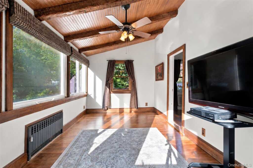 34 General Heath Avenue, White Plains, NY 10603 - Photo 23 of 44