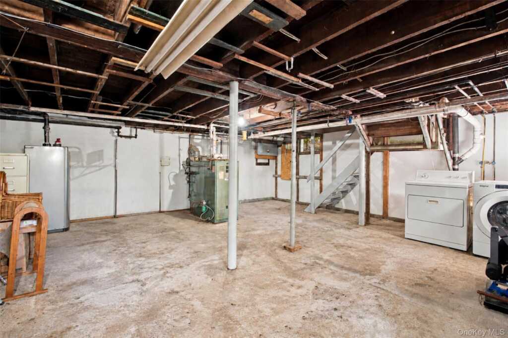 34 General Heath Avenue, White Plains, NY 10603 - Photo 36 of 44