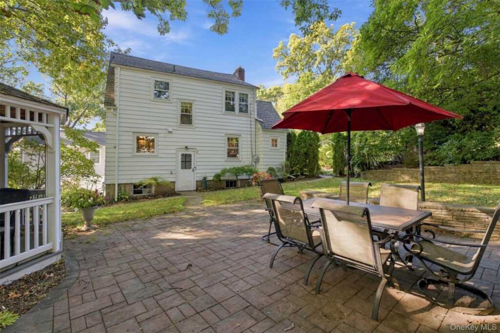 34 General Heath Avenue, White Plains, NY 10603 - Photo 39 of 44