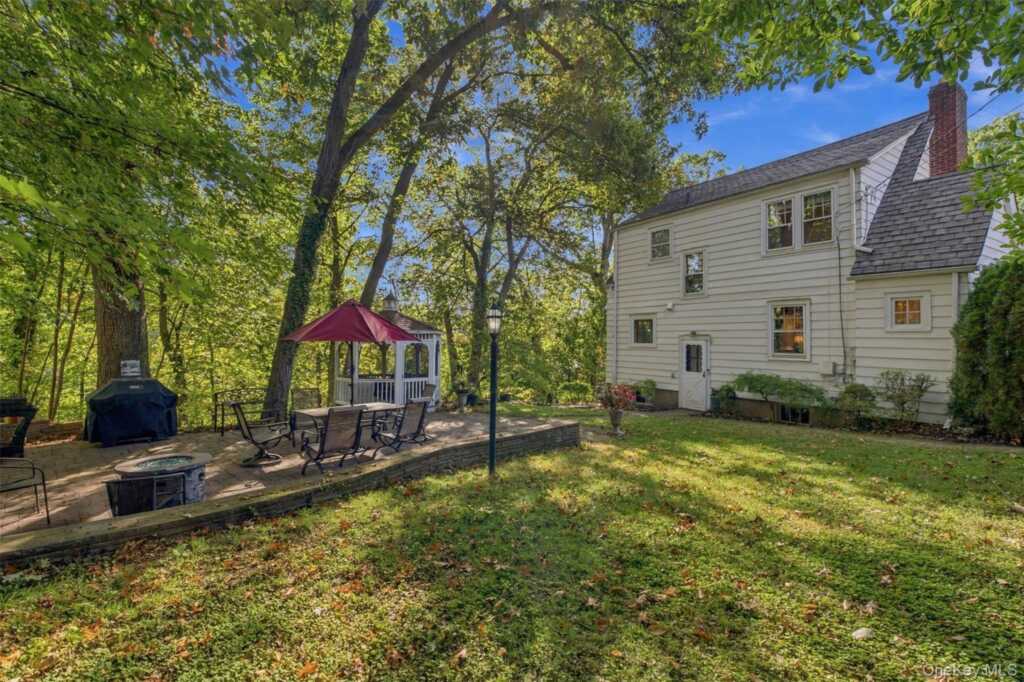 34 General Heath Avenue, White Plains, NY 10603 - Photo 41 of 44