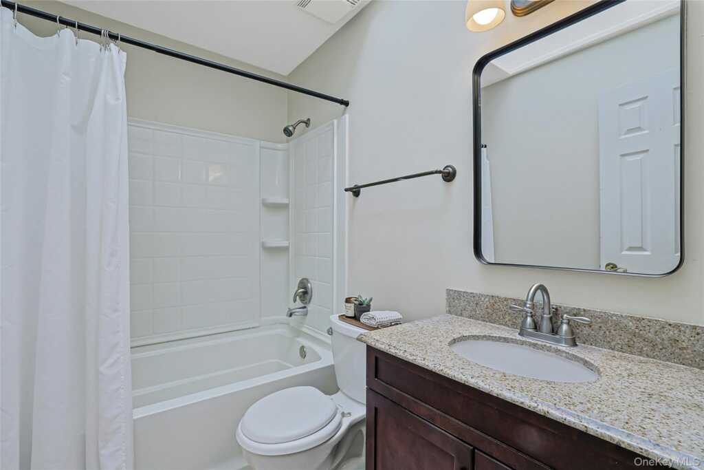 40 Lake Nanuet Drive, Nanuet, NY 10954 - Photo 11 of 25