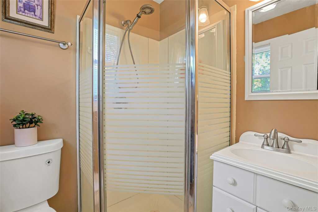 40 Lake Nanuet Drive, Nanuet, NY 10954 - Photo 13 of 25