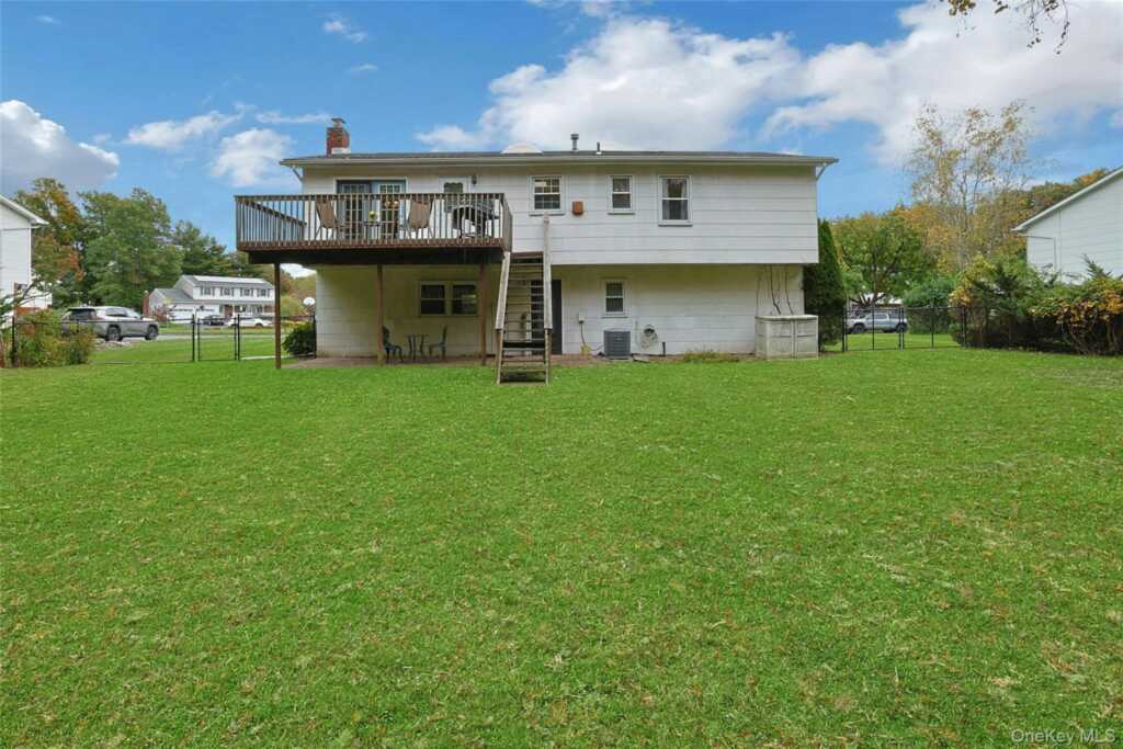 40 Lake Nanuet Drive, Nanuet, NY 10954 - Photo 24 of 25