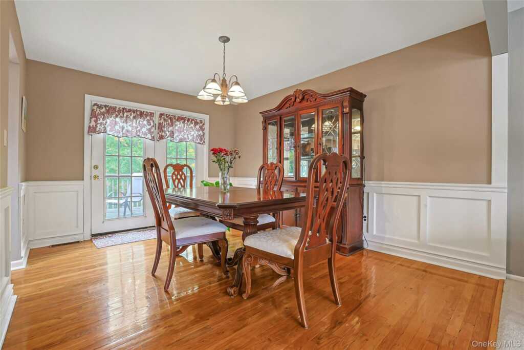 40 Lake Nanuet Drive, Nanuet, NY 10954 - Photo 5 of 25