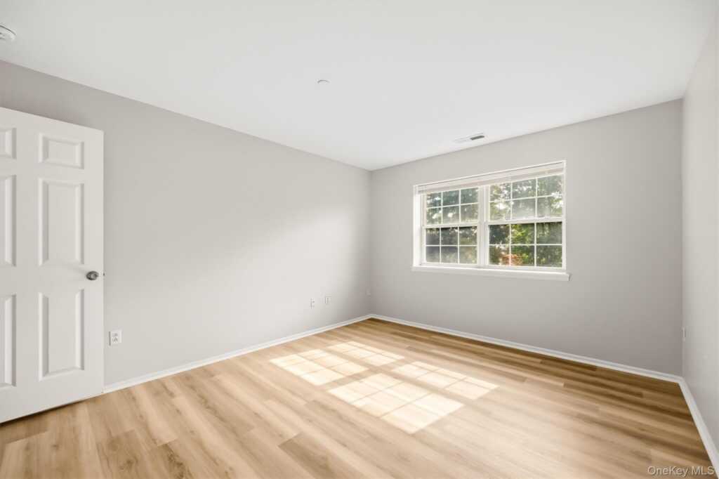 10-12 Chestnut Street, Unit #B307, Suffern, NY 10901 - Photo 26 of 50