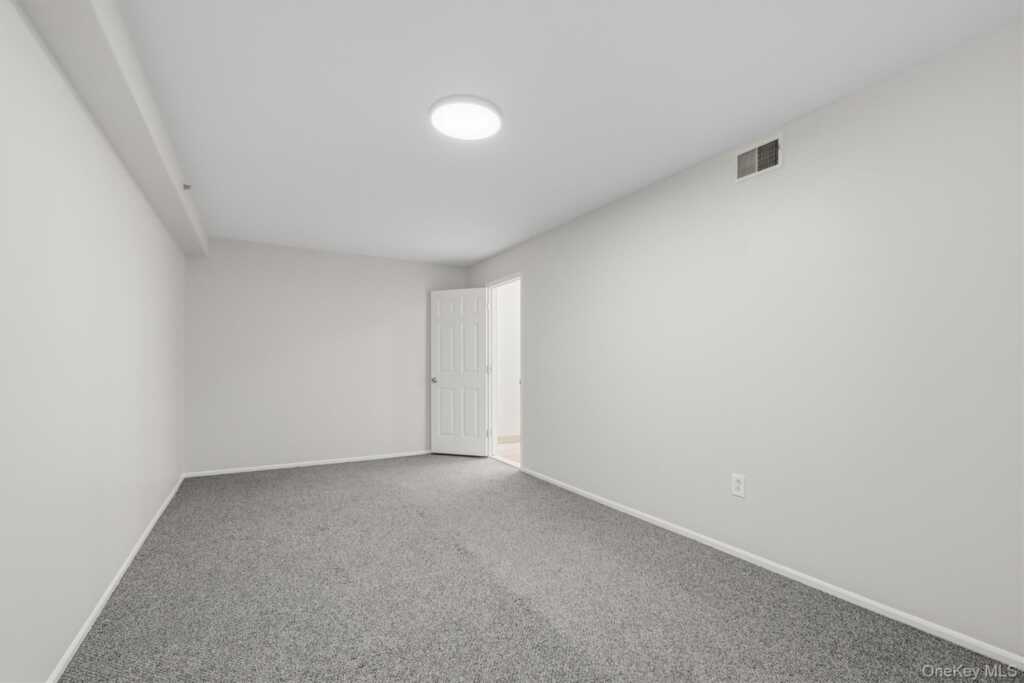 10-12 Chestnut Street, Unit #B307, Suffern, NY 10901 - Photo 37 of 50