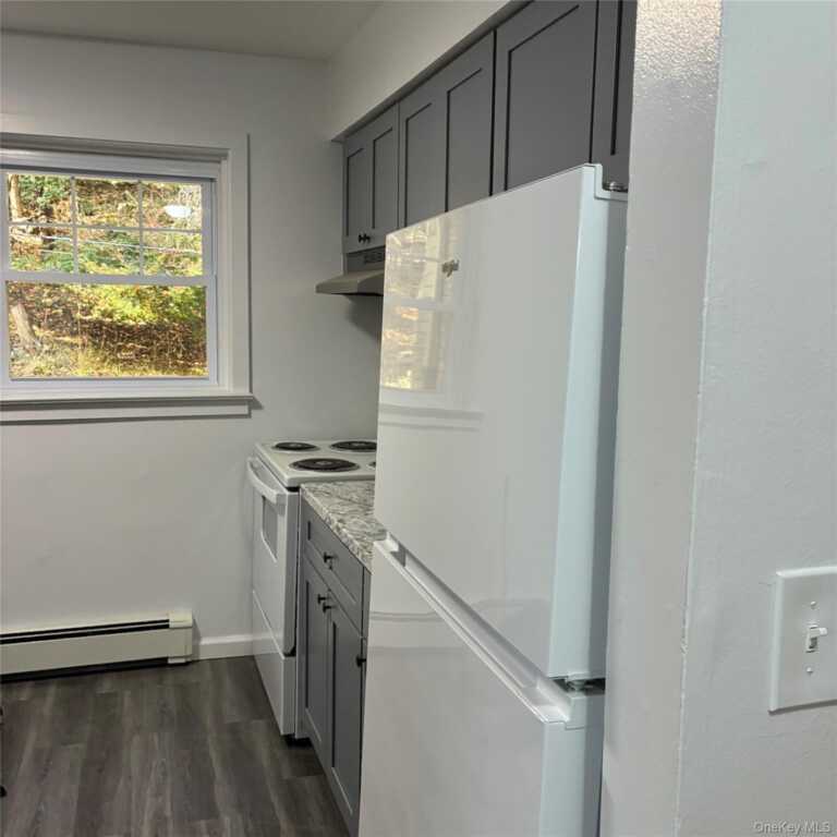 21 Pavilion Road, Unit #14, Suffern, NY 10901 - Photo 5 of 7