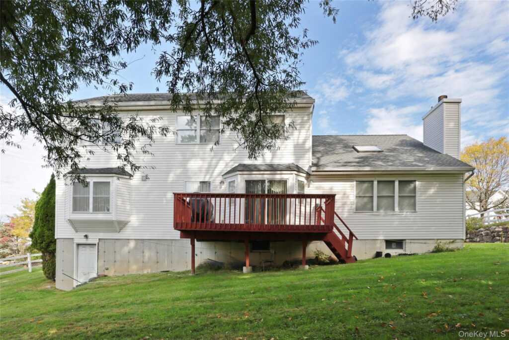 14 Blue Heron Road, Nanuet, NY 10954 - Photo 33 of 37