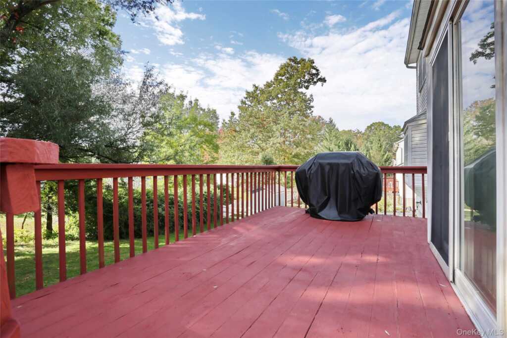 14 Blue Heron Road, Nanuet, NY 10954 - Photo 34 of 37